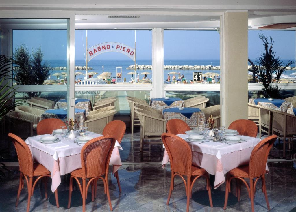 Hotel Titanus Bellaria-Igea Marina Exteriör bild