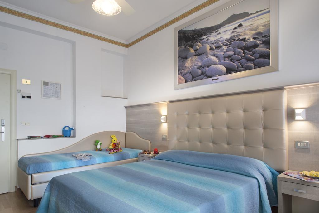 Hotel Titanus Bellaria-Igea Marina Exteriör bild