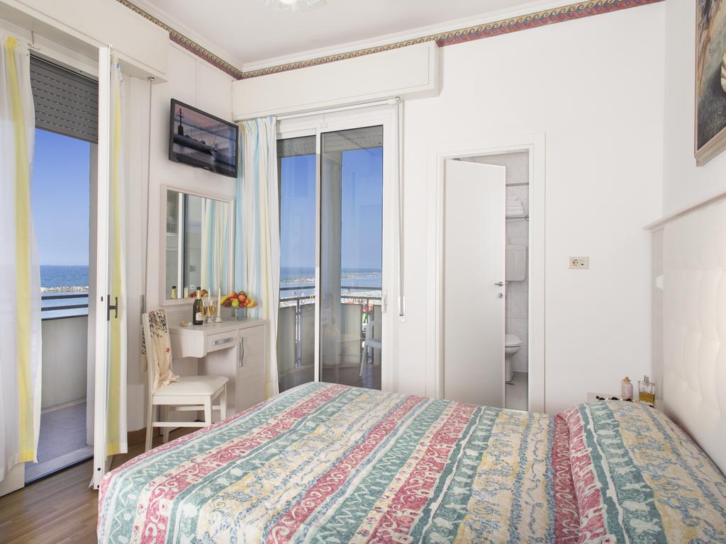 Hotel Titanus Bellaria-Igea Marina Exteriör bild