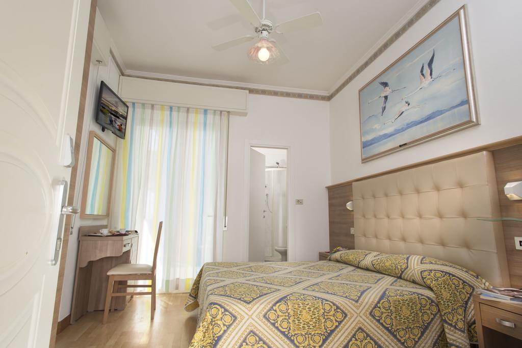 Hotel Titanus Bellaria-Igea Marina Exteriör bild