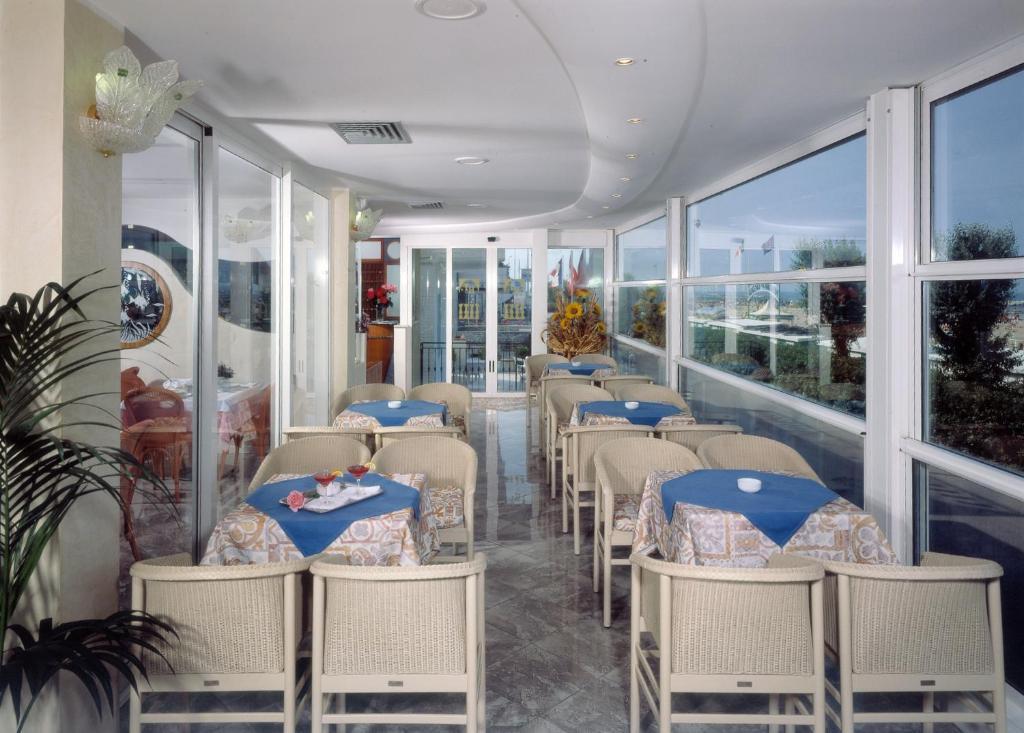Hotel Titanus Bellaria-Igea Marina Exteriör bild